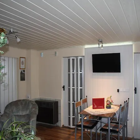 Heatable Pool Retreat Vakantiehuis