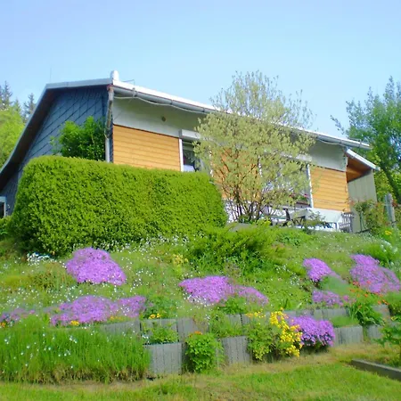 Heatable Pool Retreat Vakantiehuis Neuhaus am Rennweg