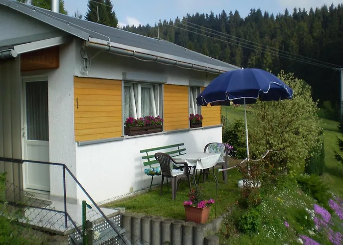 Heatable Pool Retreat *