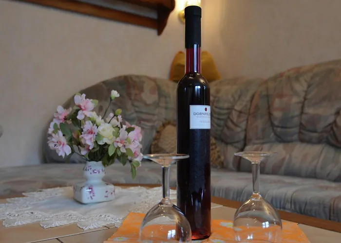 Vakantiehuis Heatable Pool Retreat *