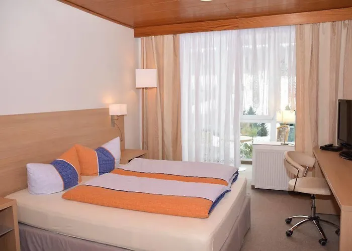 Vakantiehuis Heatable Pool Retreat Neuhaus am Rennweg