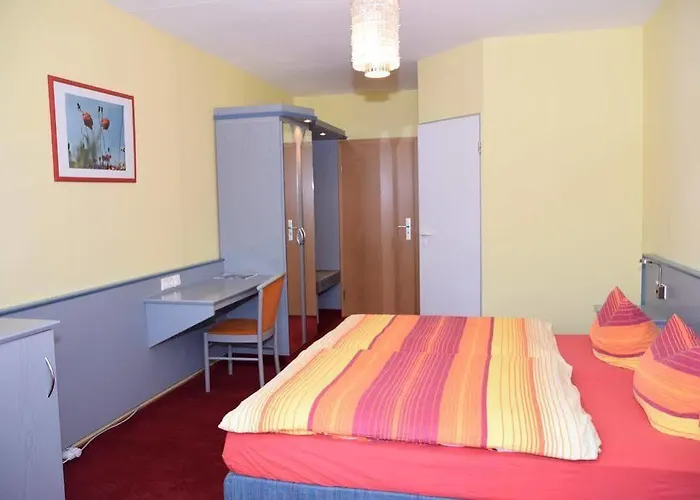 Heatable Pool Retreat