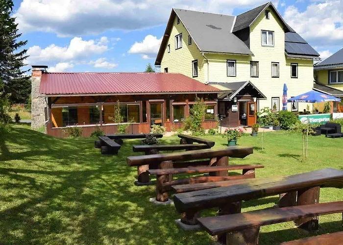 Heatable Pool Retreat