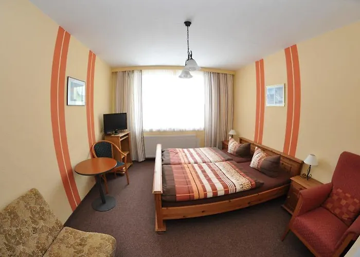 Heatable Pool Retreat